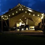 مكان تخييم Sluknov- Glamping ديشين