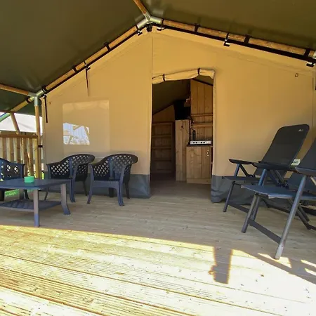 Sluknov- Glamping 데친