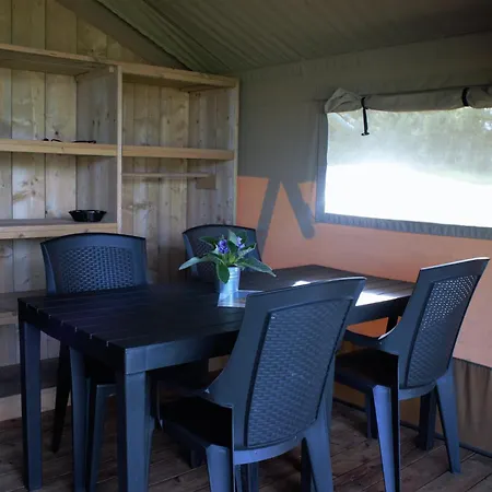 Sluknov- Glamping 데친