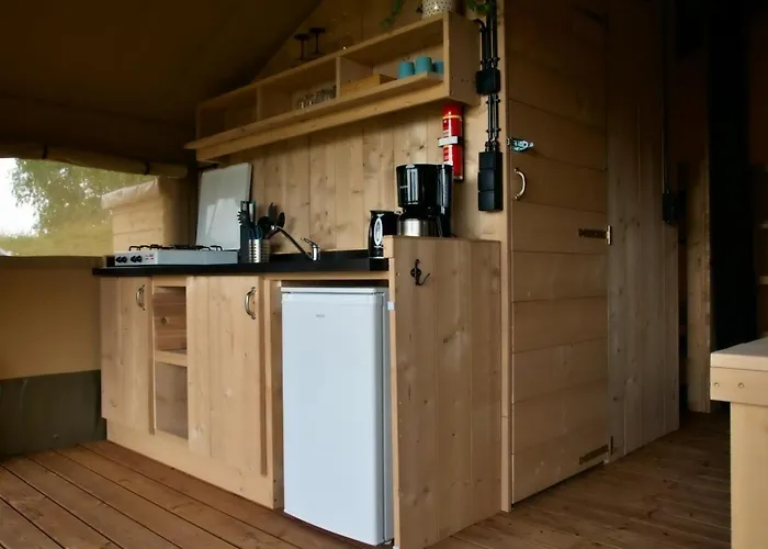 Sluknov- Glamping مكان تخييم ديشين
