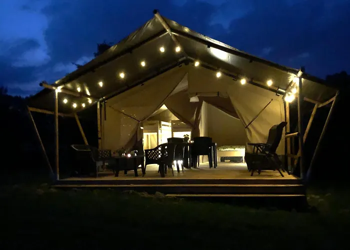 مكان تخييم Sluknov- Glamping ديشين