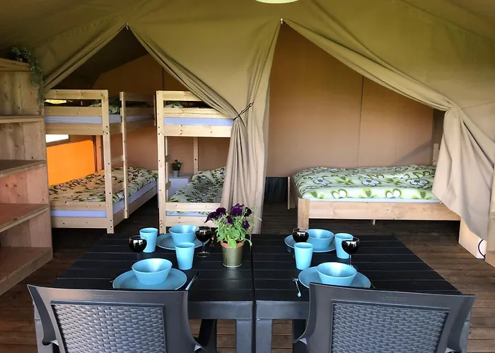 Sluknov- Glamping مكان تخييم
