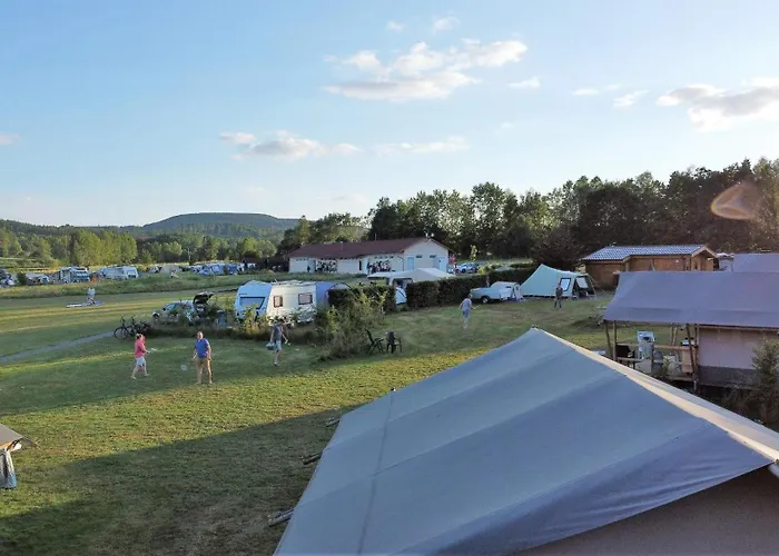 Sluknov- Glamping مكان تخييم